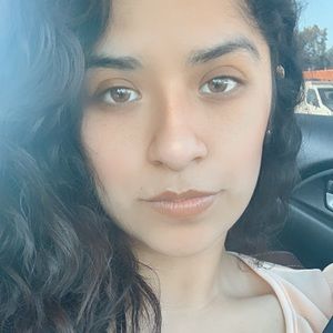 Meet your Posher, Elvia